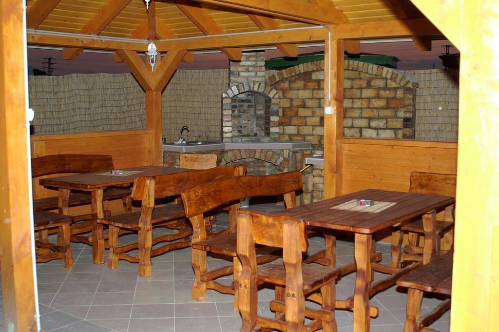 Alba Regia Pansion Egri Hotel Jahodná Екстериор снимка